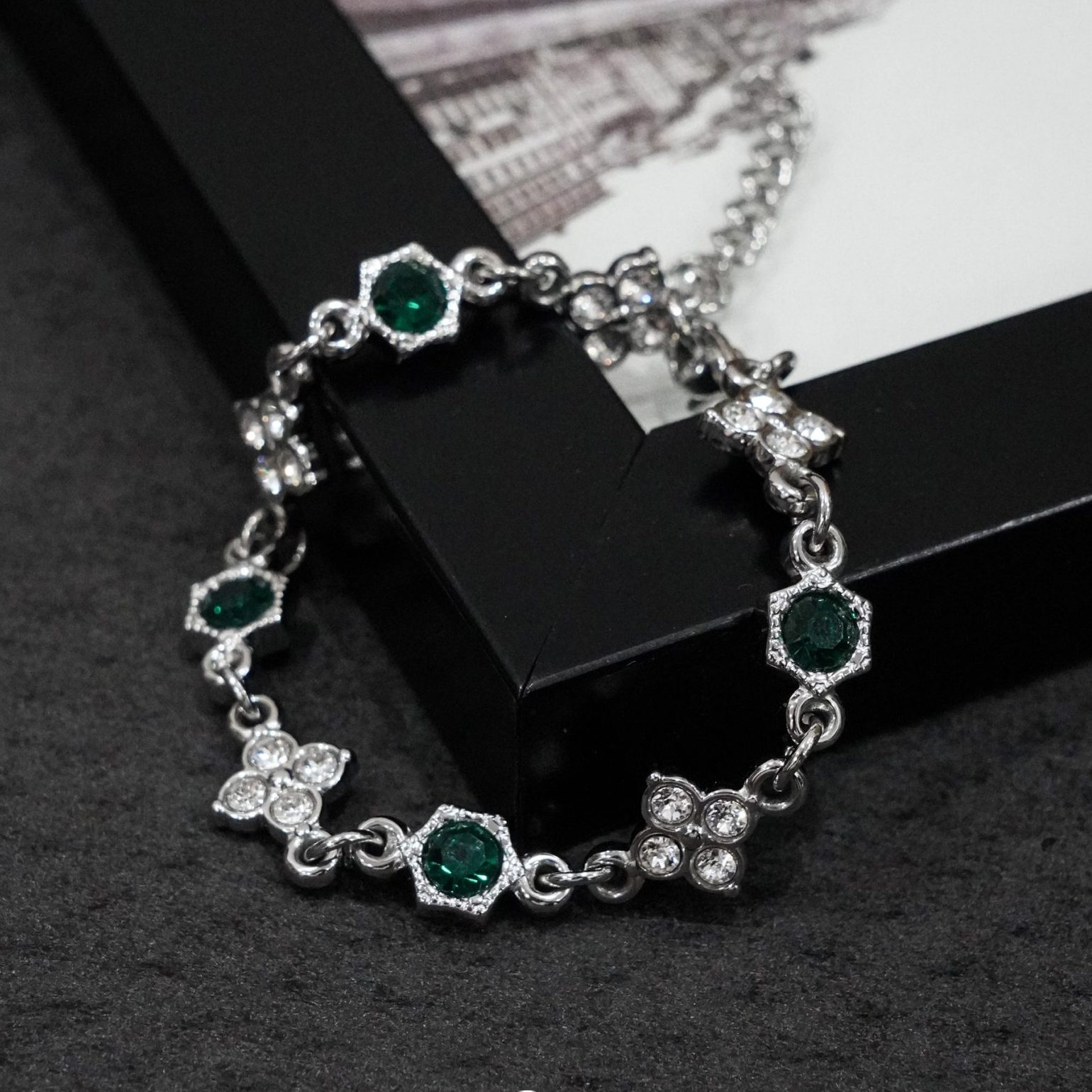 Vòng tay UNITY - Charm Cỏ 4 Lá Đính đá CZ - Phong cách Quiet luxury